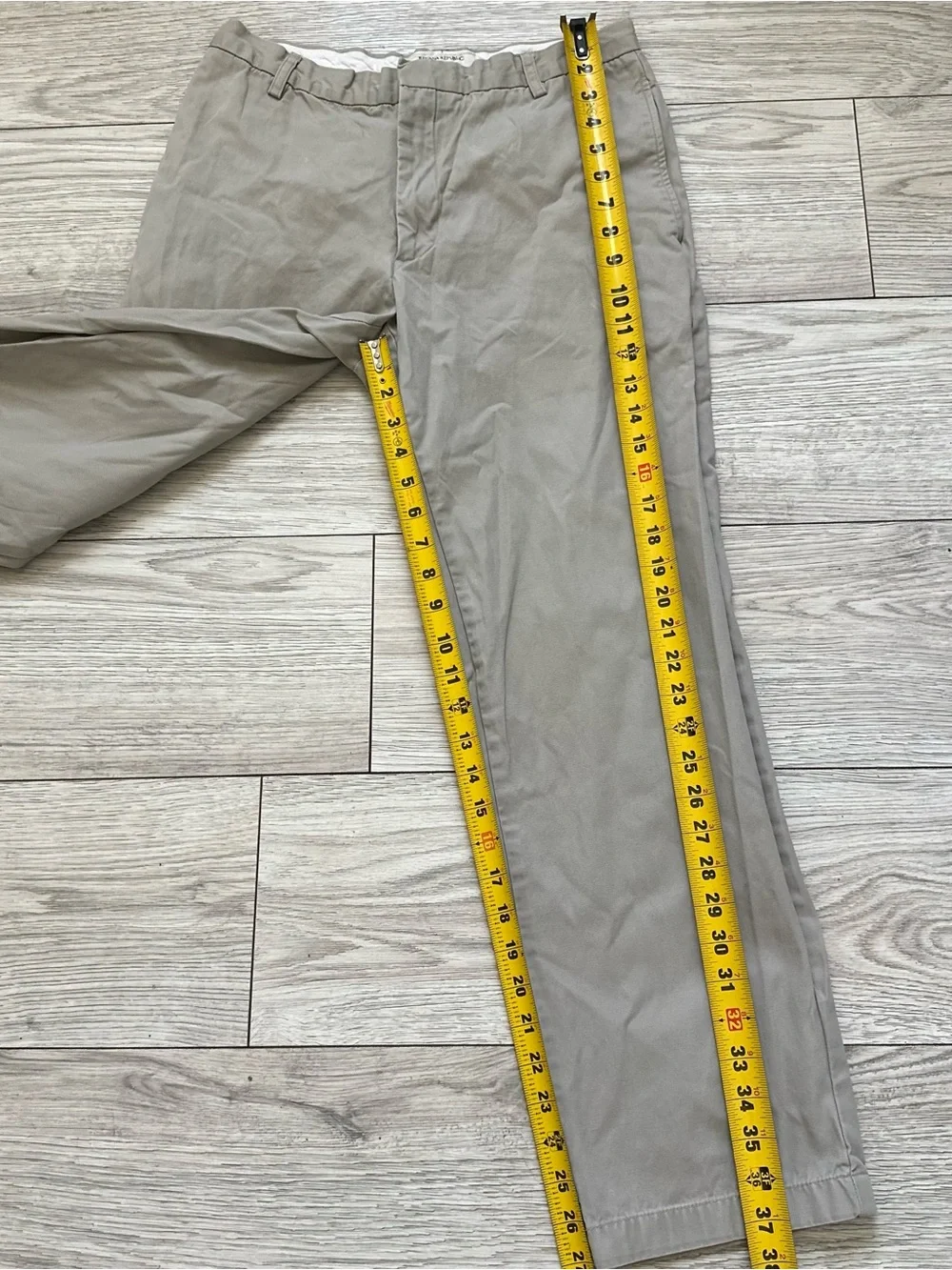 Banana Republic Khaki Straight-Leg Chinos - Light Taupe size 30/30